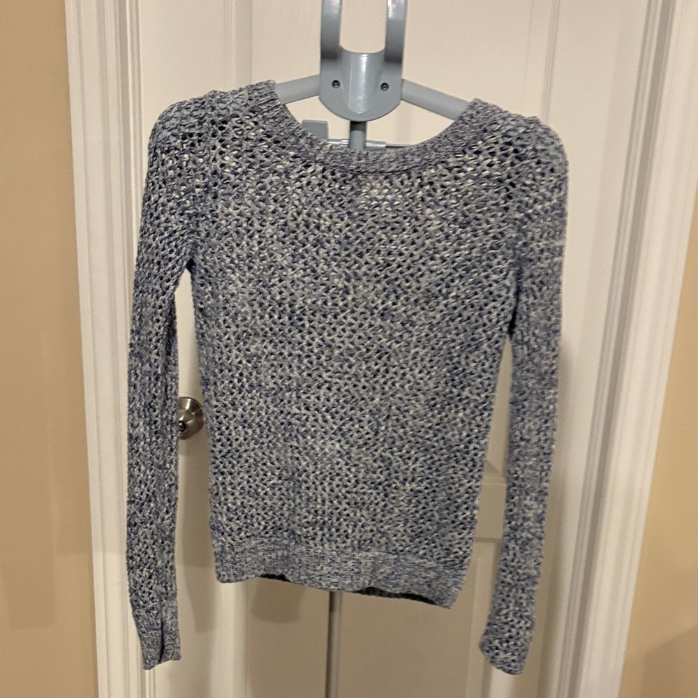 Medium Women's Blue cable knit Sweater. Old navy